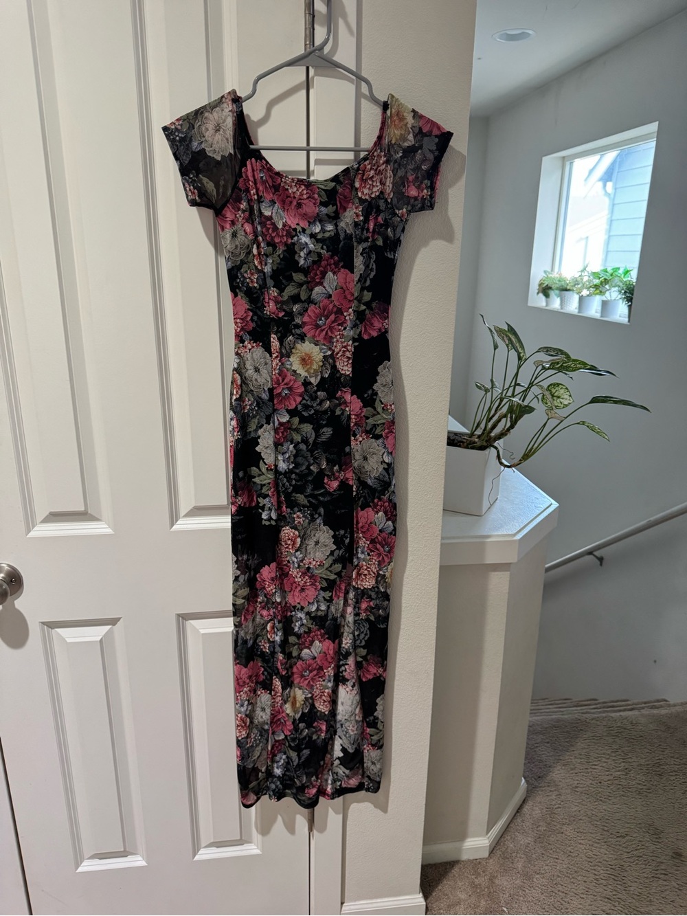 Vintage Floral Scoop Neck Maxi Dress - Black/Pink